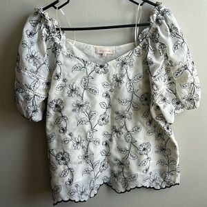 Solitaire Short Sleeve Floral Embroidered Blouse Women's Large Black and White